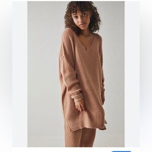 Free People Intimately C O Z Y Oversized V-Neck Waffle Knit Sweater Tunic - L